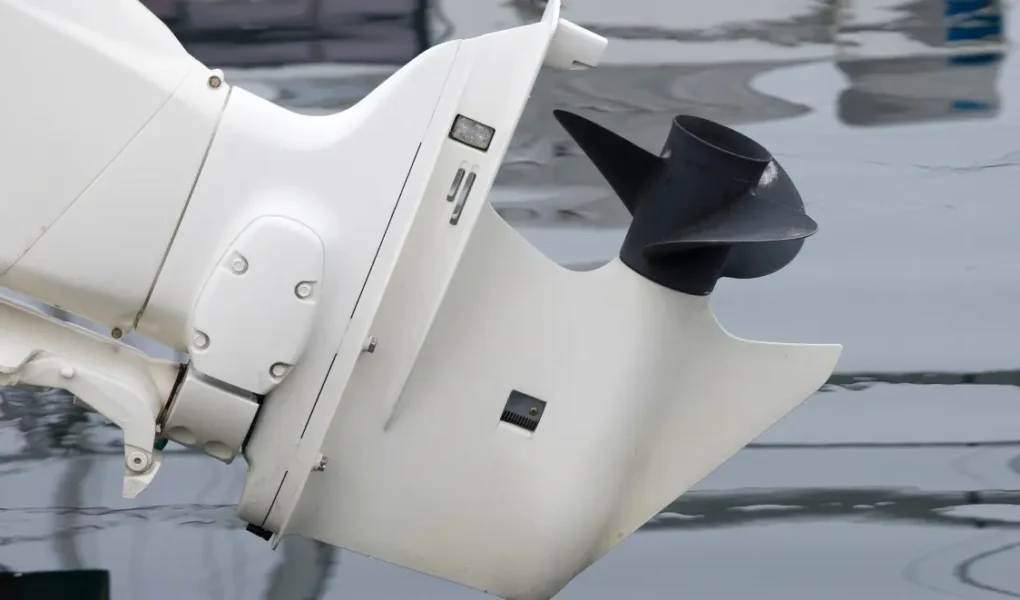 types of boat engines