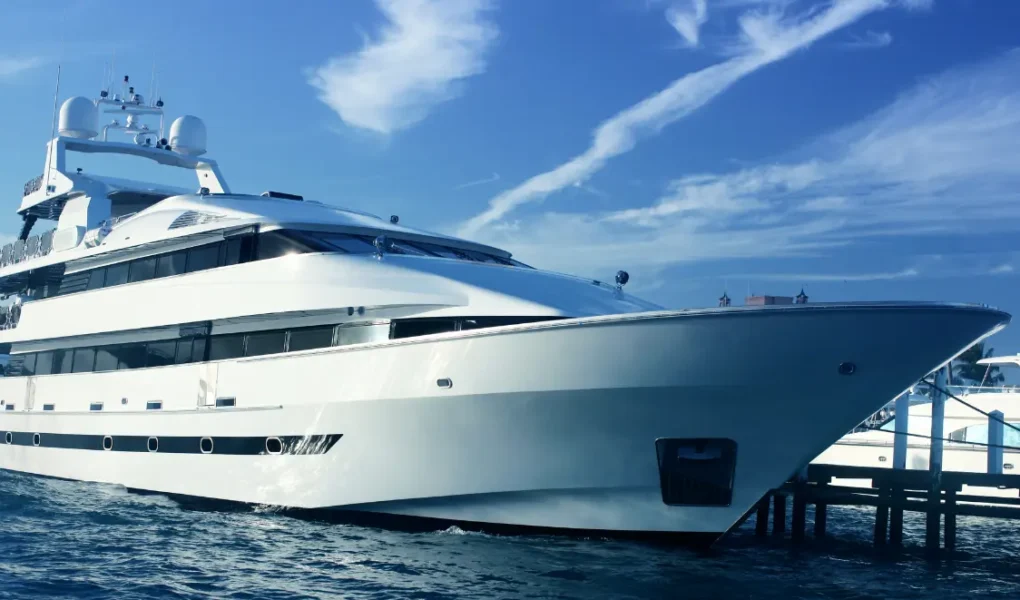 What are the basic safety precautions regarding yachting