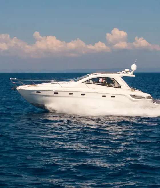 How do I choose the right motorboat for water sports