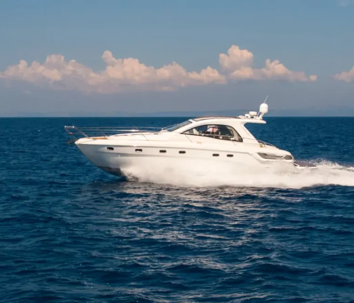 How do I choose the right motorboat for water sports